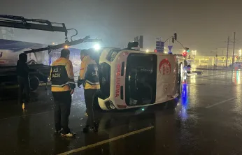 İzmit'te ambulans kazaya karıştı: 6 yaralı