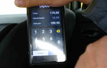 Kadın yolcu ile taksicinin hizmet bedeli tartışması: 'Haram olsun' diyerek araçtan indi