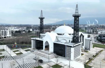 Kartepe Kent Meydanı Cami, ilk teravihle ibadete açılıyor