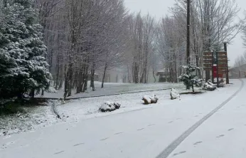 Kartepe'ye lapa lapa kar yağıyor