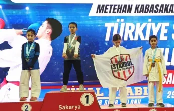 Kartepeli karateciler Sakarya'dan 6 madalyayla döndü