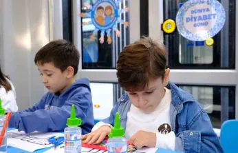 Kocaeli'de diyabetli çocuklar için tramvay süslendi