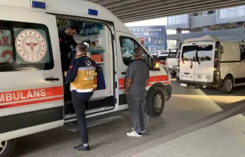 Kocaeli'de iki aracın çarpıştığı kazada 4 kişi yaralandı