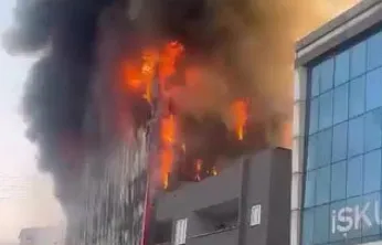 Kocaeli'de iş yerinde yangın, çok sayıda ekip sevk edildi