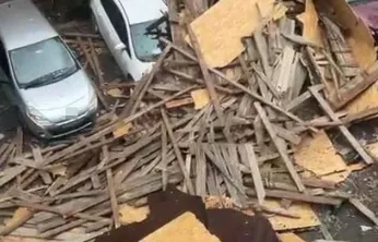 Kocaeli'de sadece bir mahallede 186 evin çatısı uçtu