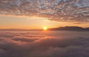 Kocaeli'de sis bulutları arasında kartpostallık görüntüler