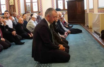 Vali Aktaş, Atatürk için okutulan mevlide katıldı