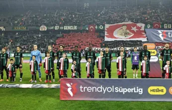 Kocaelispor- Antalyaspor maçında seremoni de paylaşıldı