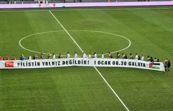 Kocaeli'de takımlar sahaya Filistin pankartıyla çıktı