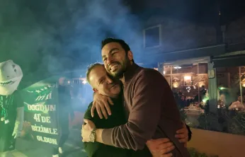 Kocaelisporlu taraftarlardan, Selçuk İnan'a 41. yaş sürprizi