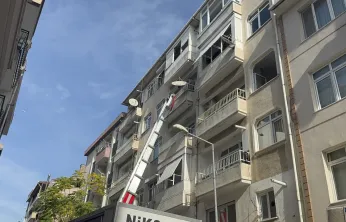 Kolonlarında çatlaklar tespit edilen 5 katlı bina mühürlendi