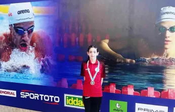 Körfezli yüzücü Trabzon'dan madalyayla döndü