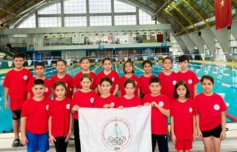 Körfezli yüzücüler şampiyon oldu