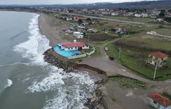 Korkutan kıyı erozyonu: Deniz 50 metre içeri girdi