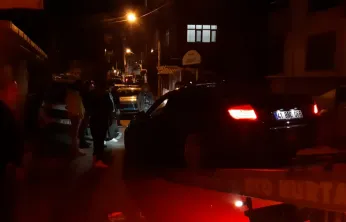 Lüks otomobilin içinde dehşeti yaşadı, kaçarken kaza yaptı