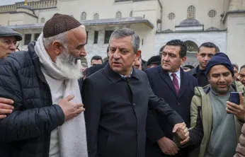 Özel'den emekli tepkisi