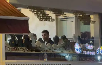 Ziynet eşyalarını dakikalar içinde topladı