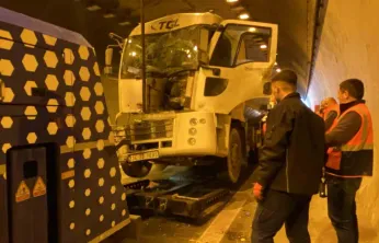 TEM'deki zincirleme kaza trafiği durma noktasına getirdi