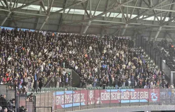 Trabzonspor taraftarı, Kocaeli'de takımını yalnız bırakmadı