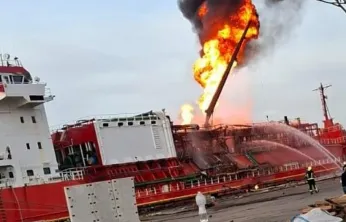 Türk tanker gemisi Ukrayna limanında vuruldu