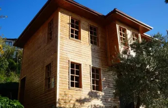 Yeşilçam efsanesinin evi yılan hikayesine döndü