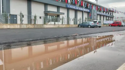 Asfalt atıldı yağmur gideri yapılmadı