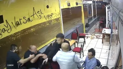 Çay ocağında otururken silahlı saldırıya uğradı