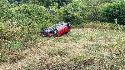 Kontrolden çıkan otomobil bahçeye uçtu: 1 yaralı