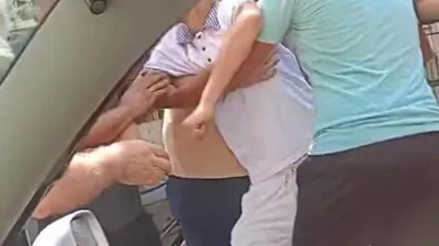 Trafikte dehşet saçtılar: Yol verme tartışması saldırıya dönüştü