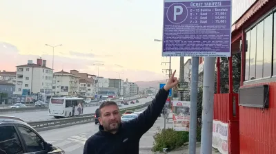 Zamları eleştirdi, iş yerinin önüne tabela dikildi