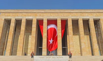 23 Nisan'da on binler Anıtkabir'e koştu