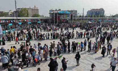 Milli İrade Meydanı her gün dolup taştı