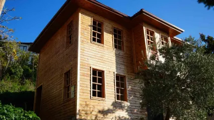 Yeşilçam efsanesinin evi yılan hikayesine döndü