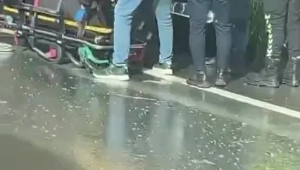 D100 kara yolunda kaza yapan araç ters döndü