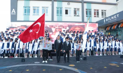 Kocaeli Bilnet'te gurur, coşku ve ilham dolu mezuniyet töreni