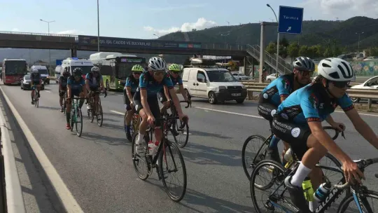 Arnavutköy'den yola çıkan sporcular Kocaeli'ye ulaştı
