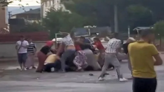 Ben sana çeyrek taktım, sen bana altın takmadın kavgasının sanıkları hakim karşısında