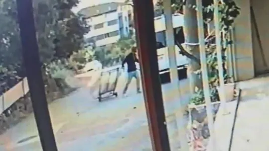 'Çekçek'li kombi hırsızları, kamera görüntülerinden yakalandı