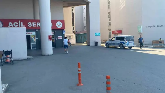'Dur' ihtarına uymadı, polis memuruna çarpıp kaçtı