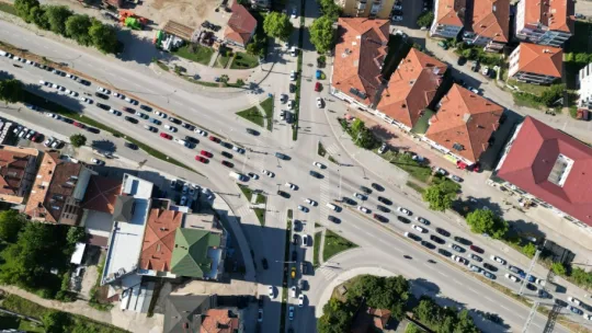 İğne atsan yere düşmez deyiminin gerçek oldu