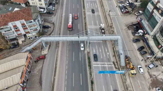 Yayalar evimi izliyor şikayeti üst geçidi yıktırdı: Evi yine görebiliyoruz