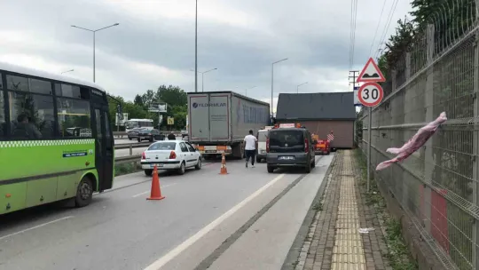 Yürüyen ev İzmit trafiğini altüst etti