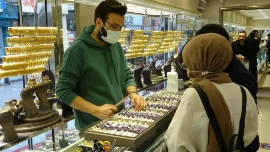 1 günde 1.5 milyonluk altın bozdurdular