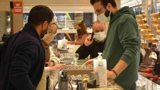 1 günde 1.5 milyonluk altın bozdurdular