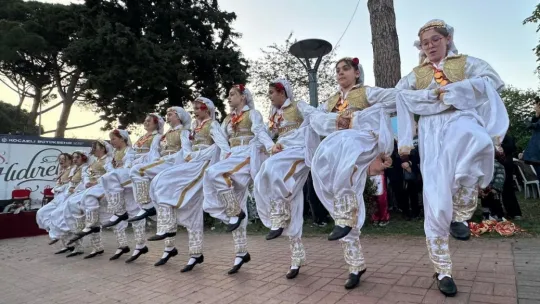 1. Uluslararası Halkoyunları Balkan Festivali Gölcük'e taşınıyor
