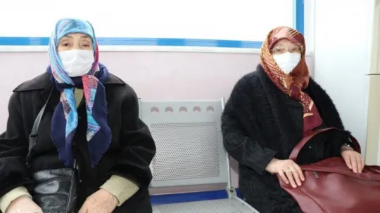 1 yıl sonra dışarıya çıkıp gördükleri denize hayran kaldılar