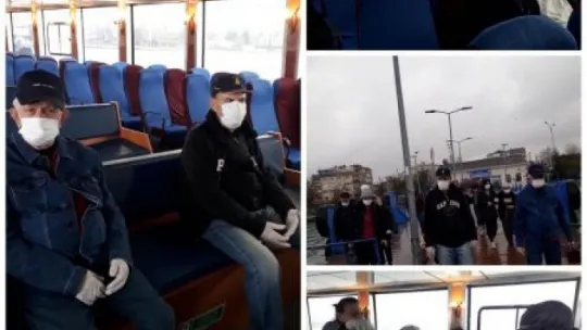 1 yıl sonra dışarıya çıkıp gördükleri denize hayran kaldılar