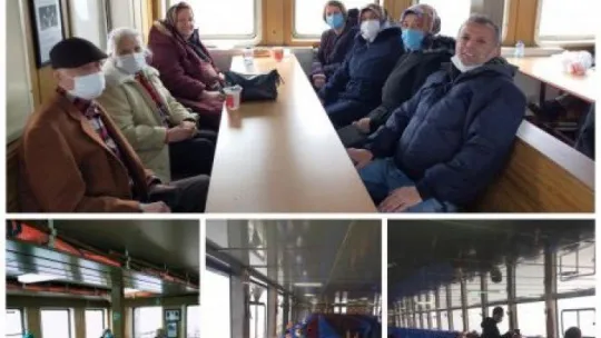 1 yıl sonra dışarıya çıkıp gördükleri denize hayran kaldılar