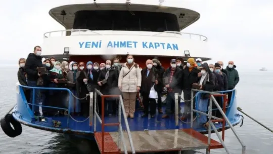 1 yıl sonra dışarıya çıkıp gördükleri denize hayran kaldılar