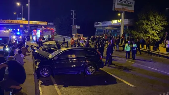 10 kişinin yaralandığı kazada hamile kadın ve bebeği hayatını kaybetti